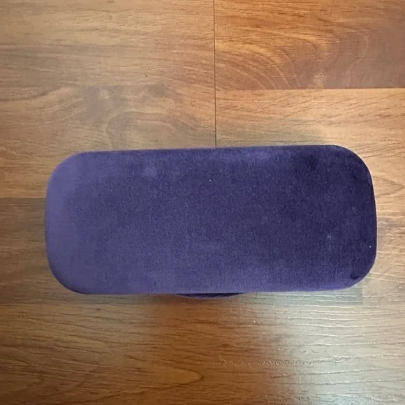 WEEKEND SALE❗️ Gucci eyeglass case - Picture 3 of 3